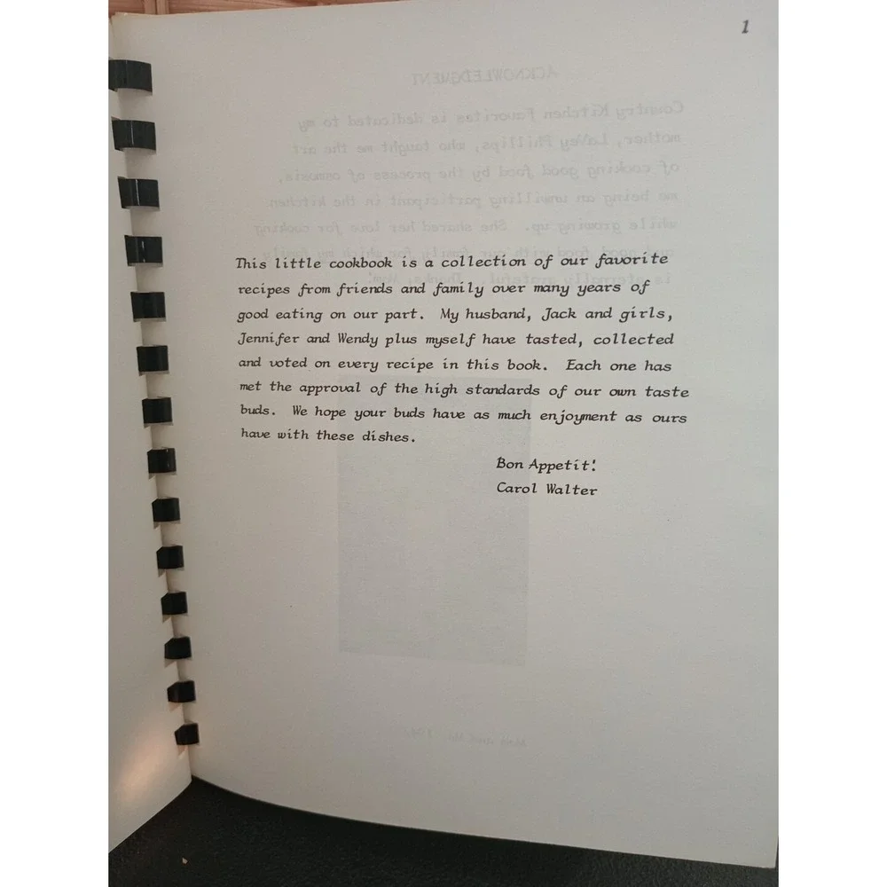 Family‎ Cookbook LaVey Phillips Carol Walter Iowa Falls, Iowa 1985 Country...